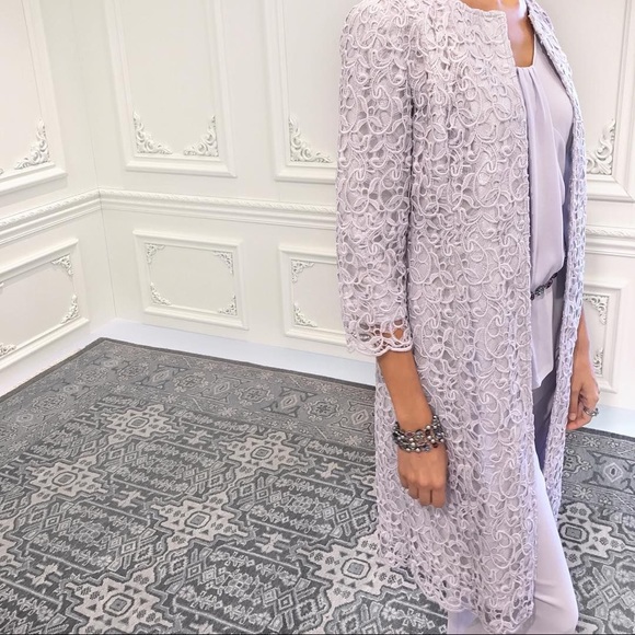 St. John Collection Gita Guipure Lace Topper - Picture 3 of 12